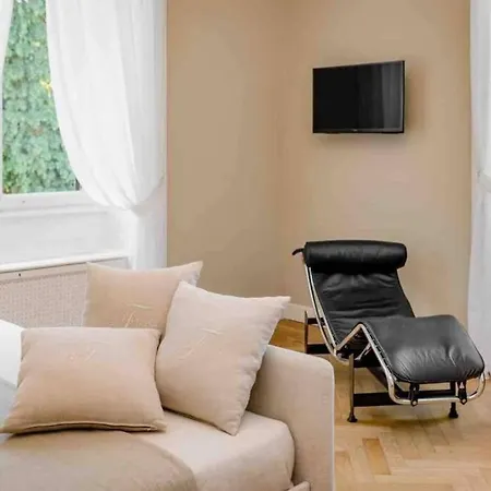 Frua Отель Стреза